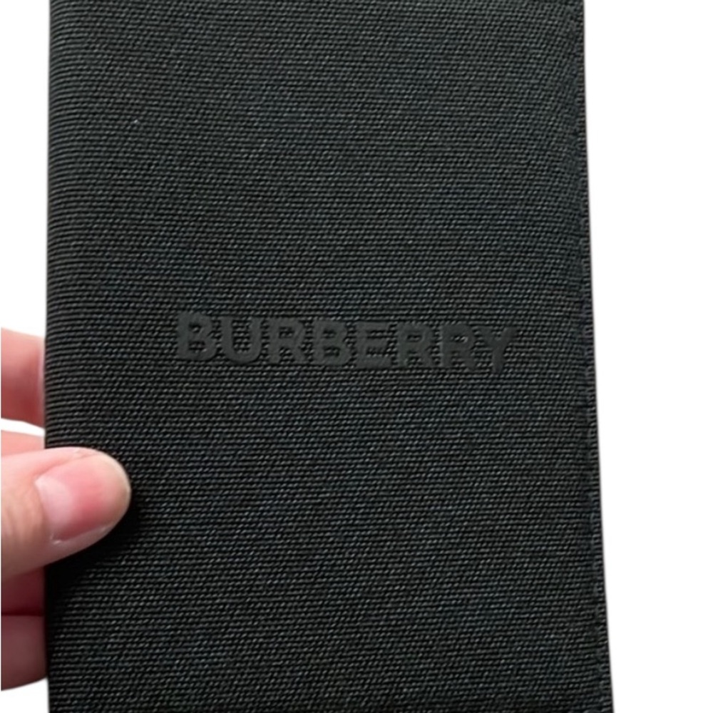 Burberry Passport Holder NWT‎ - Picture 8 of 13